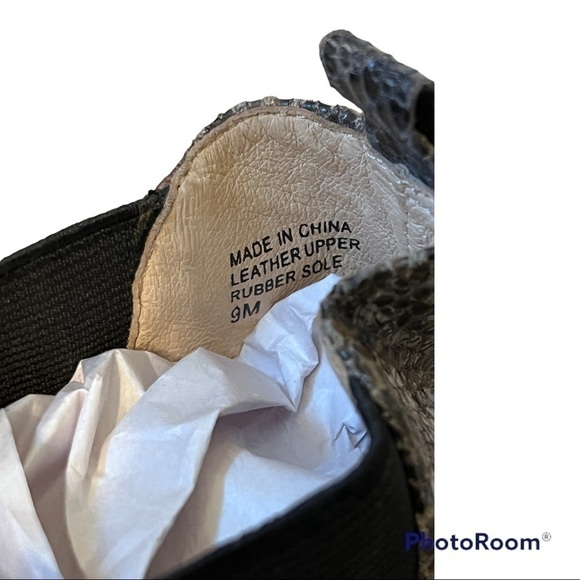 𝅺MICHAEL KORS Meadow Snake Print Platform Ankle Bootie 9M - Picture 3 of 6